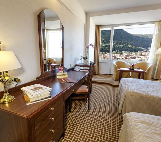 Hotel Aro Palace