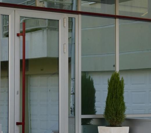 ACCOMMODATION CONTACT
