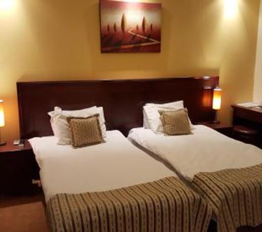ACCOMMODATION CONTACT