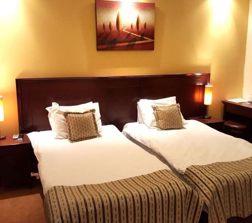 ACCOMMODATION CONTACT