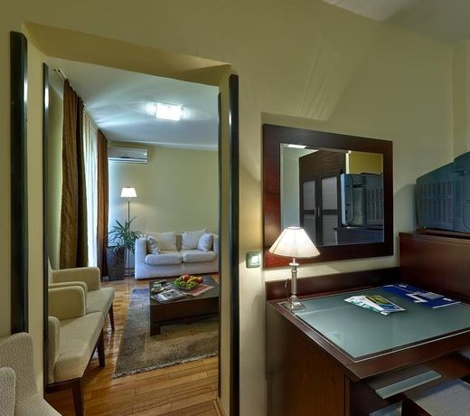 Hotel President