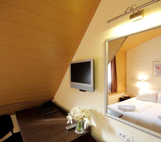 Hotel Junior