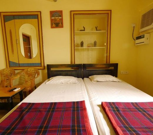 Hotel Roop Mahal