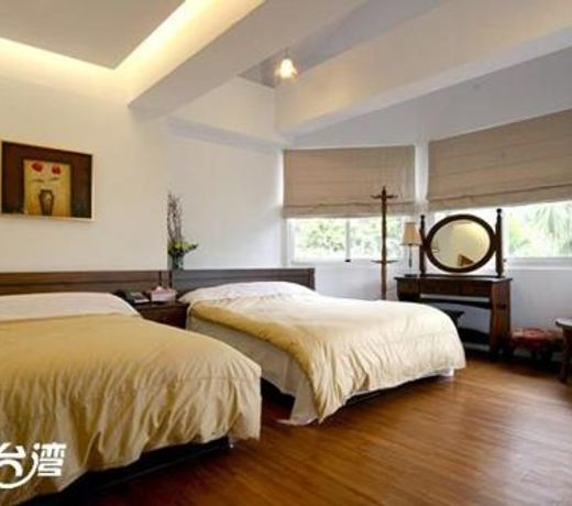 Nunu Haus Guest House
