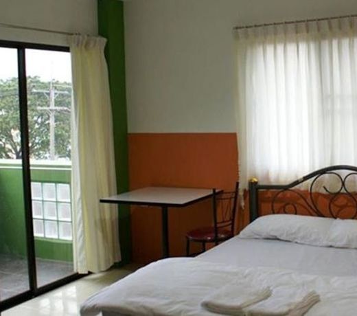 OYO 592 Goldenville Villa