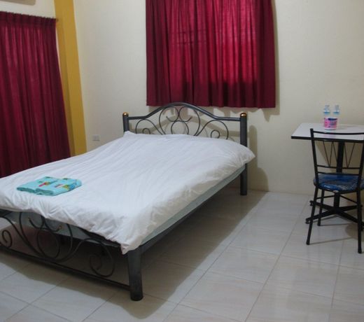 OYO 592 Goldenville Villa