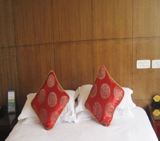 Yiwu Guomao Hotel