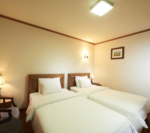 Noble Hotel