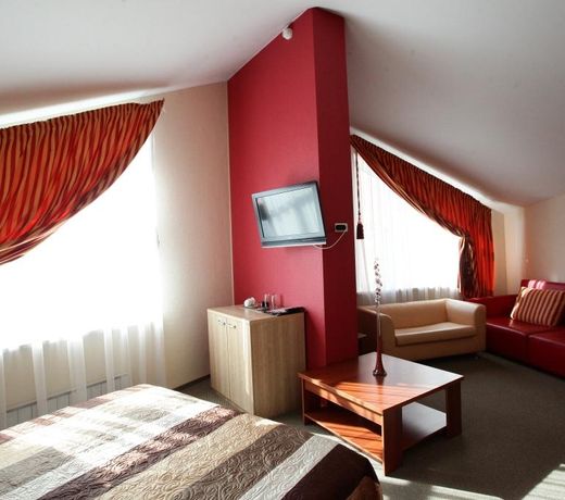 Emerald Hotel