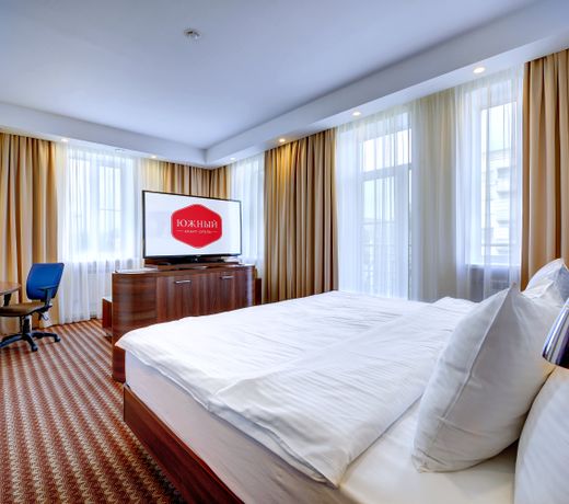 Yuzhny Hotel