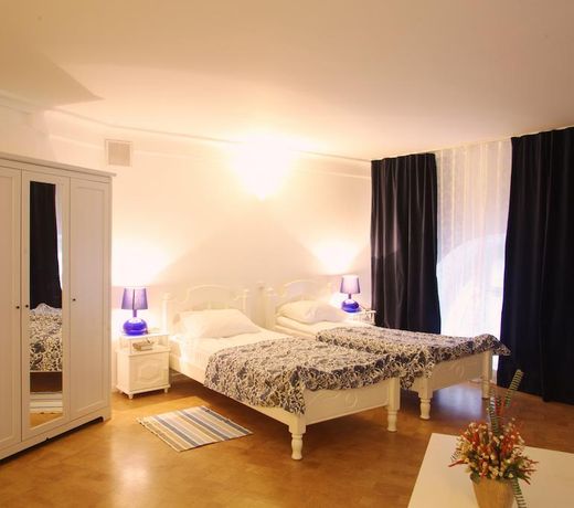 The Old Lavry Hotel