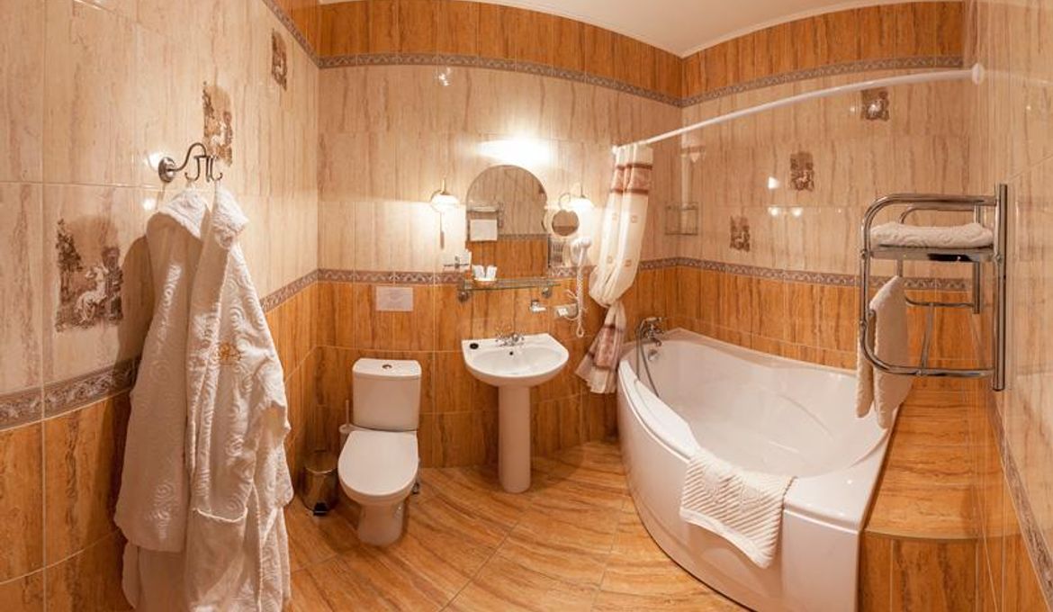 Отель Антураж