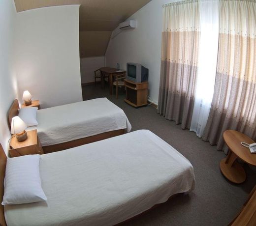 HOTEL BROWN