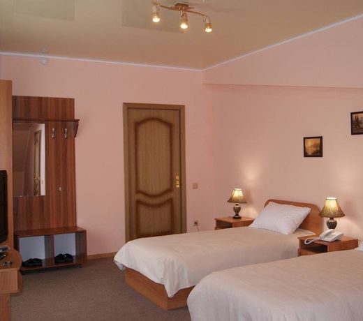 HOTEL BROWN