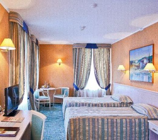 Biznes-OtelÊ¹ Old Estate Hotel & SPA