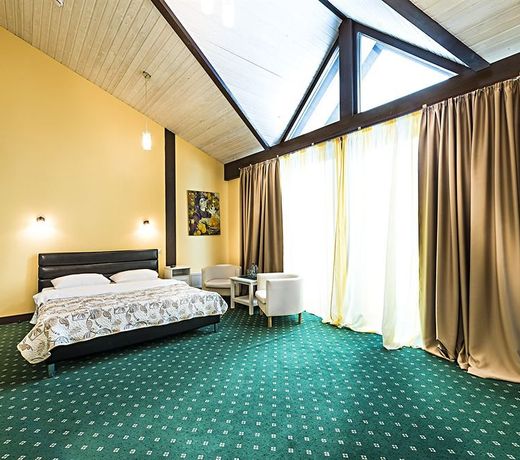 HAMILTON HOTEL