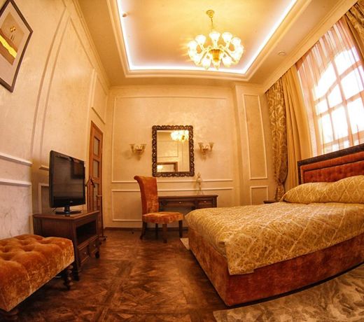 Grand Hotel