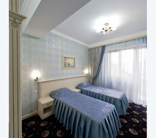 Dolphin Hotel