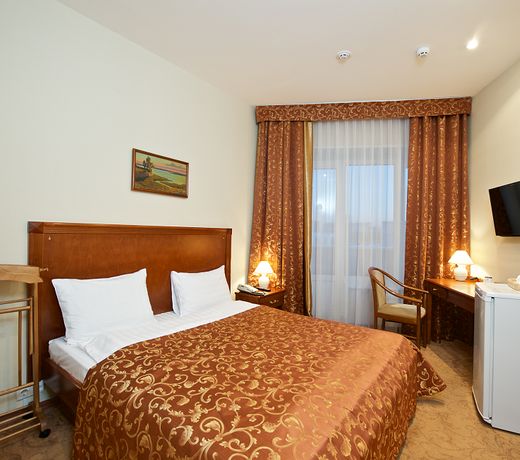 Oktyabrskaya Hotel