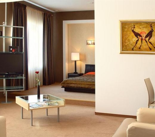 Premier Hotel