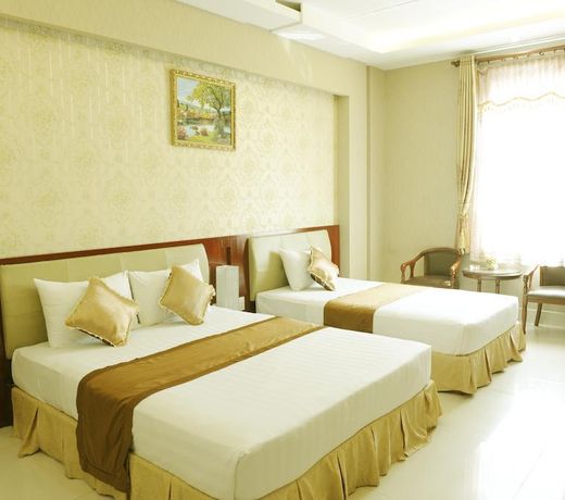 Holiday Hotel
