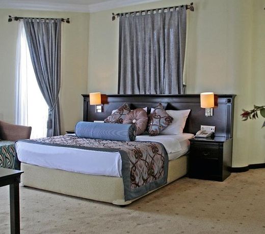 Omur Hotel