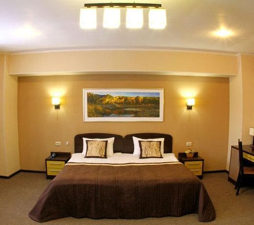 Camelot Hotel