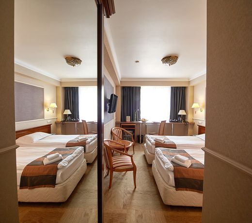 Zvezda Hotel