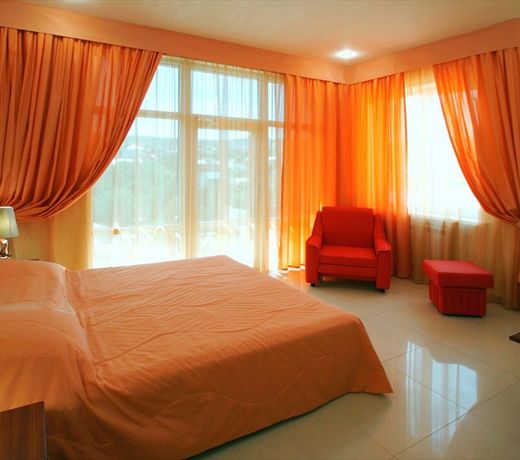 Manopolis Guest House