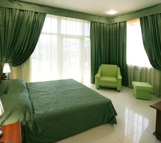 Manopolis Guest House