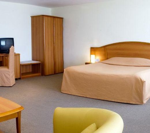 DIS Hotel
