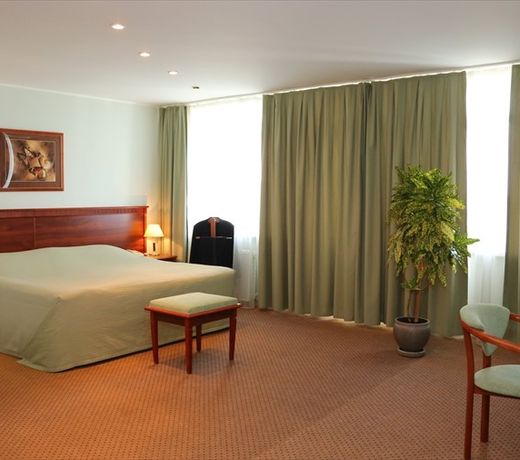 DIS Hotel