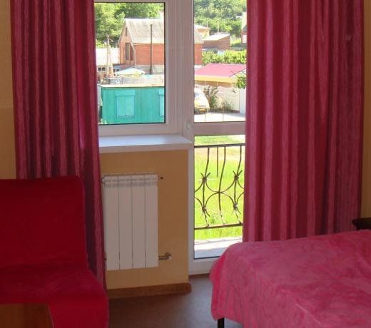 Guest House on Zemlyanichnaya