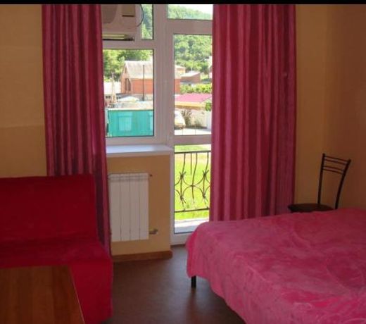 Guest House on Zemlyanichnaya