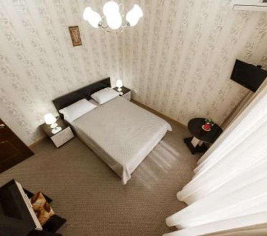 Chelsi Hotel