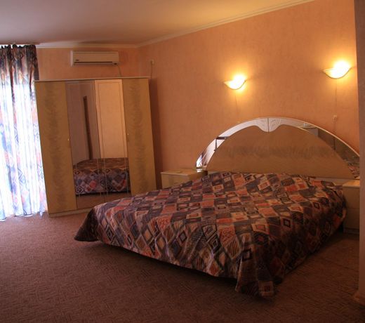 WaterLoo Hotel