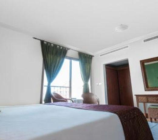Lafontaine Rose Beach Resort