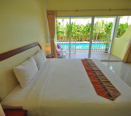 OYO 75361 Phuket Airport Sonwa Resort