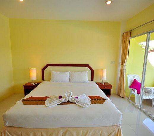 OYO 75361 Phuket Airport Sonwa Resort