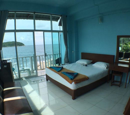 Naiharn On The Rock Resort