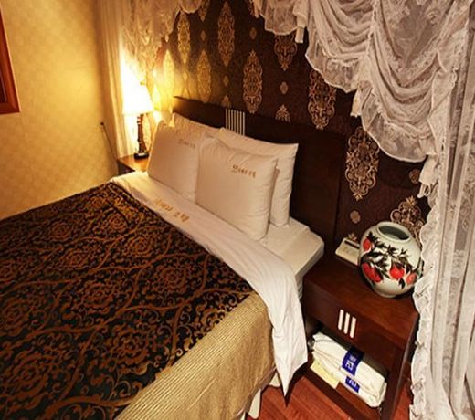 Goodstay Riviera Hotel