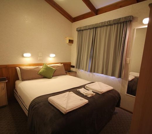 Metung Holiday Villas