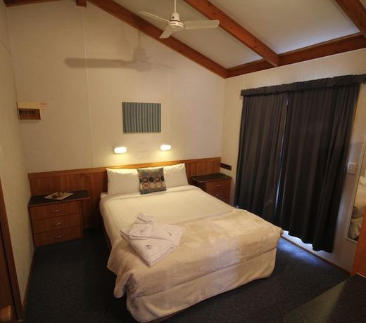Metung Holiday Villas
