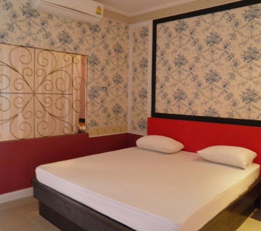 Lux Inn