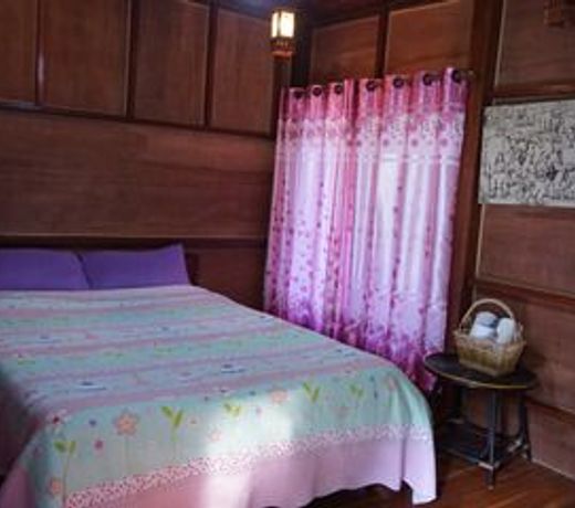 Settee Homestay