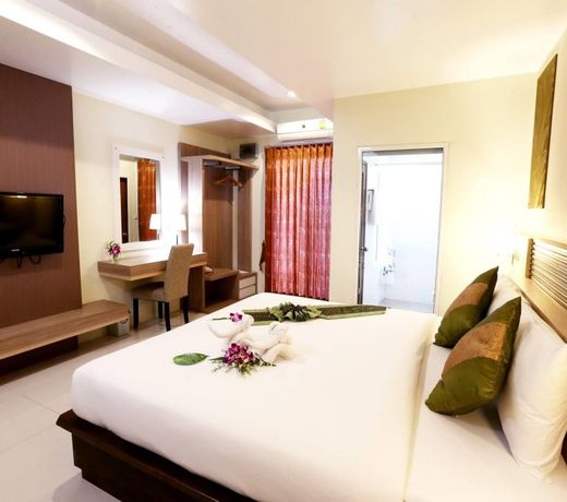 Green Hotel and Resort