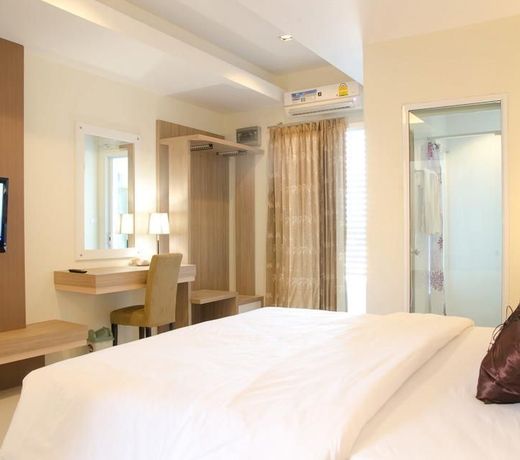 Green Hotel and Resort