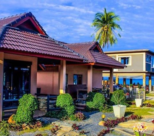Needa Rock Resort