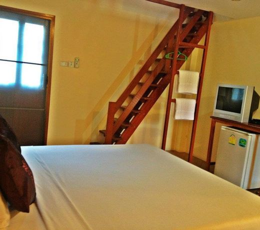 Baan Thai Damnoen Canal House