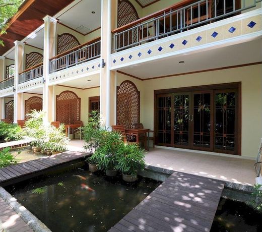 Thai Palace Resort